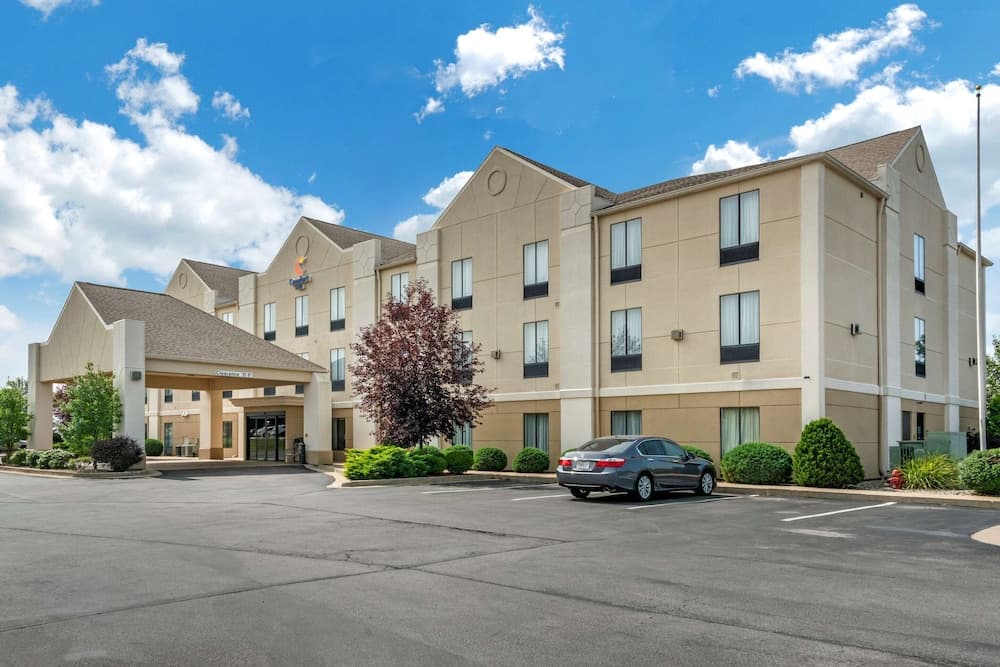 Comfort Inn Sullivan featured exterior or lobby in Sullivan, MO — similar hotel