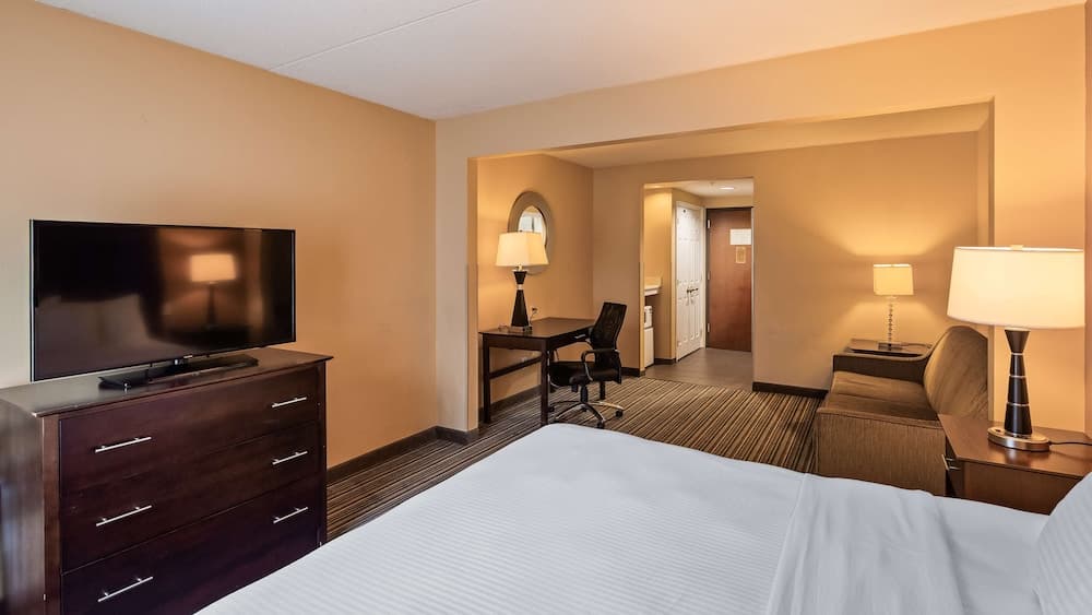 Wingate by Wyndham Harrisburg Near Hershey interior in Harrisburg, PA — gallery photo 2