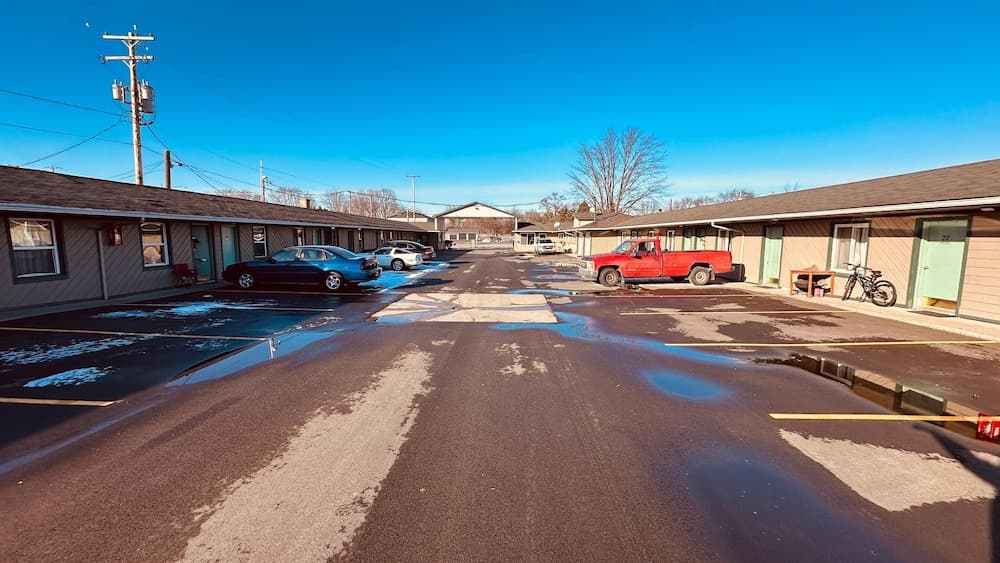 Curry’s Motel by OYO Saginaw MI interior in Saginaw, MI — gallery photo 2