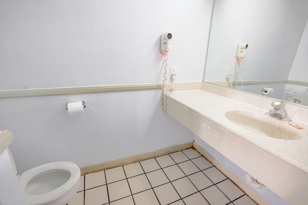 Day&Night Inn gallery photo in Hesperia, CA — image 23