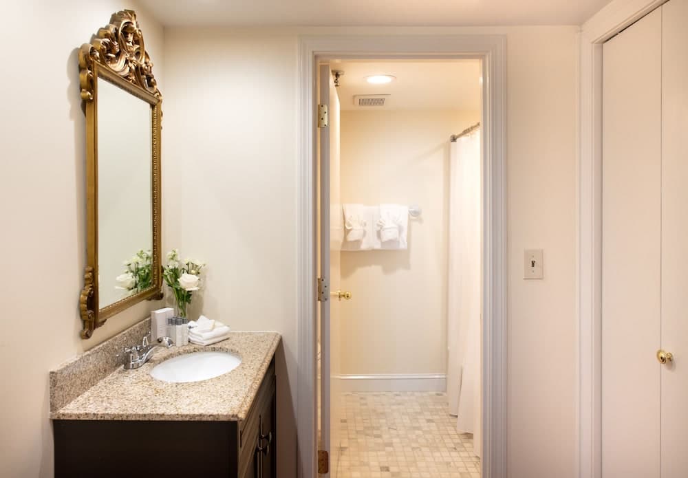 Americas Cup Inn property views in Newport, RI — gallery photo 3