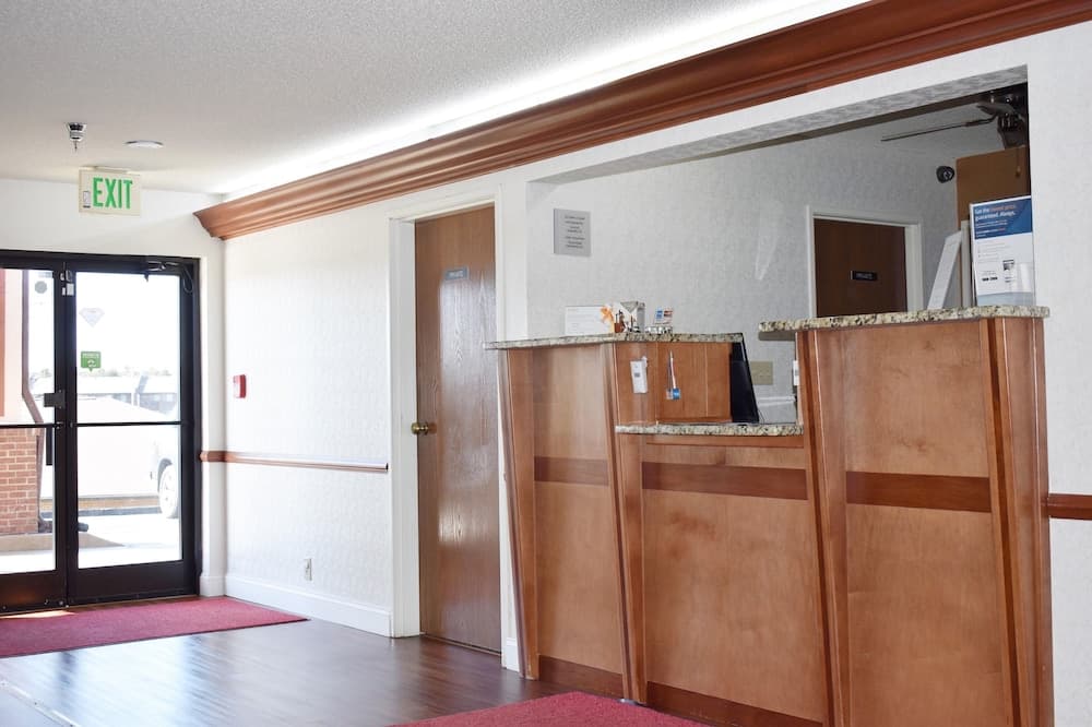 Econo Lodge Shelbyville interior in Shelbyville, KY — gallery photo 2