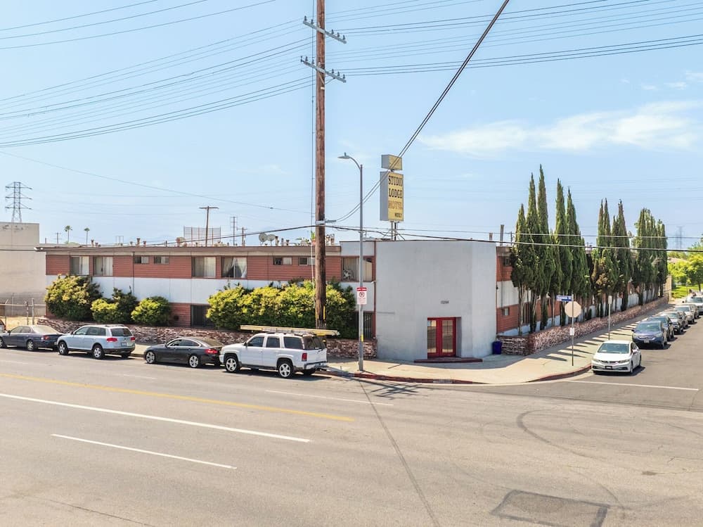 Studio Lodge Hotel featured exterior or lobby in North Hollywood — similar hotel