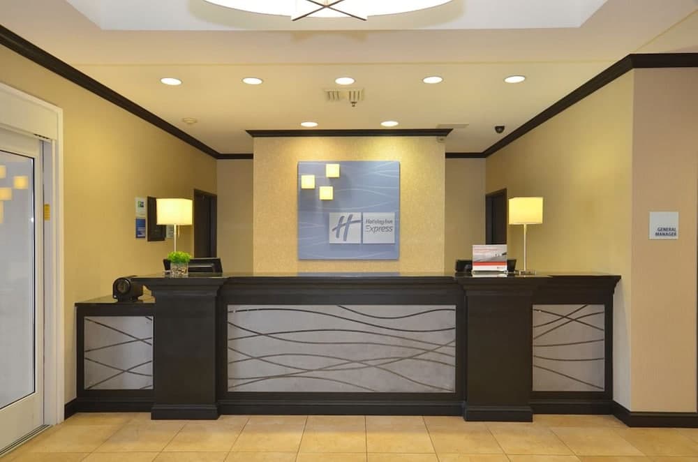 Holiday Inn Express & Suites Farmington by IHG property views in Farmington, MO — gallery photo 3
