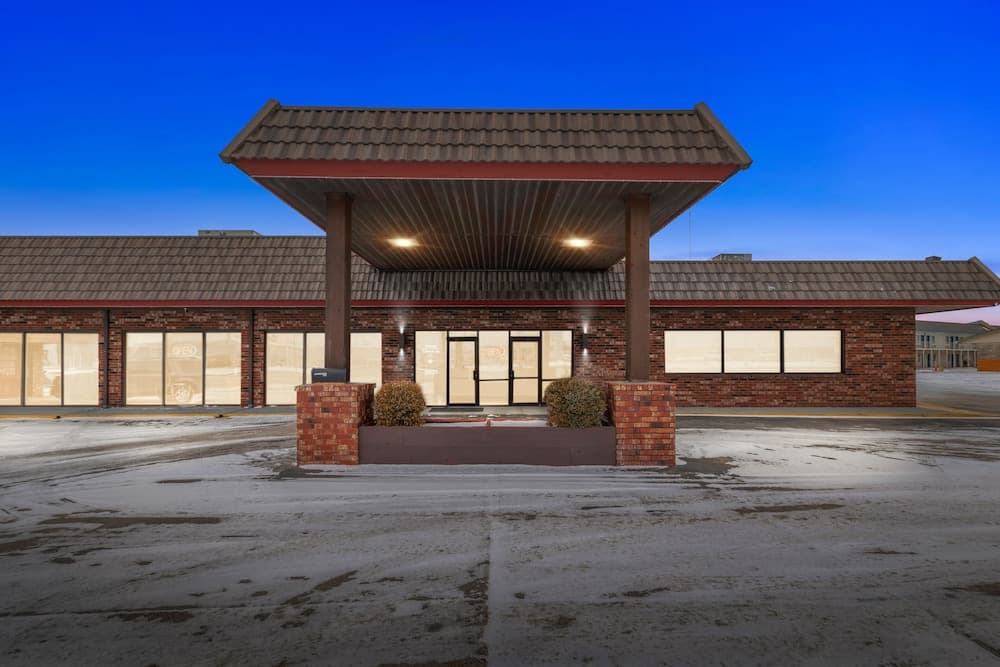 Eleven Boutique Hotel — hotel in Emporia, Kansas