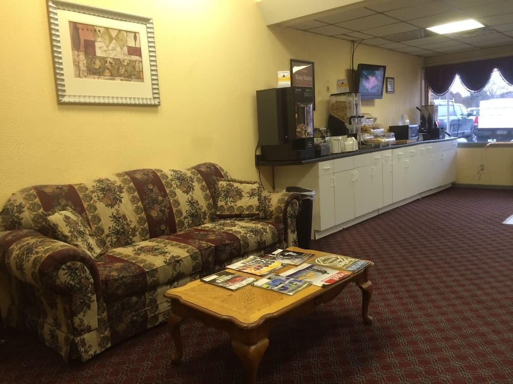 Econo Lodge Reading Airport gallery photo in Reading, PA — image 20