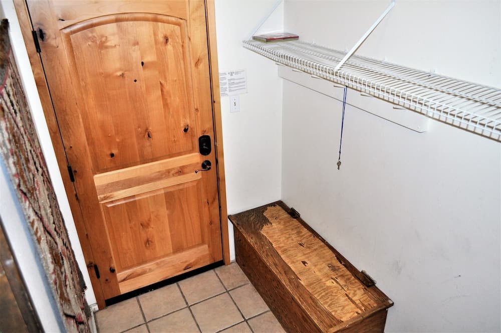 Snowflake 1 Bed plus Den 2 Bath interior in Copper Mountain, CO — gallery photo 2
