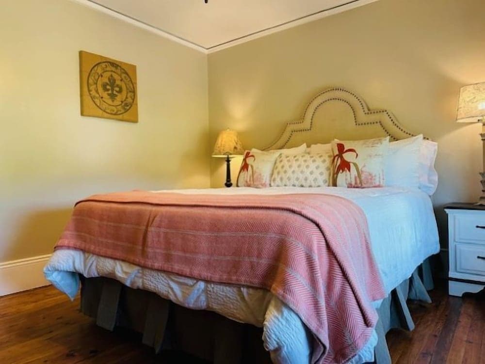 Bonaparte Castle property views in Salisbury, NC — gallery photo 3