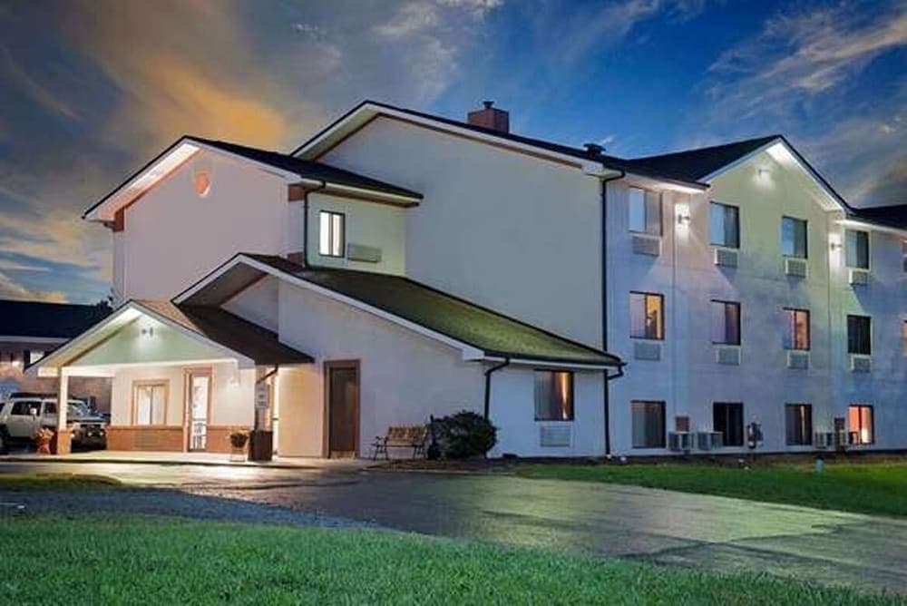 Hillside Inn & Suite — hotel in Martinsburg, West Virginia