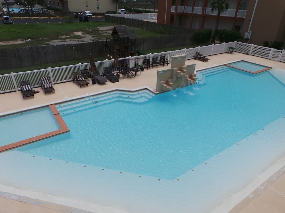 La Isla Condominiums by Cheap Getaway property views in South Padre Island, TX — gallery photo 3