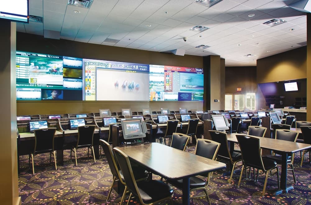 Vernon Downs Casino and Hotel gallery photo in Vernon — image 9