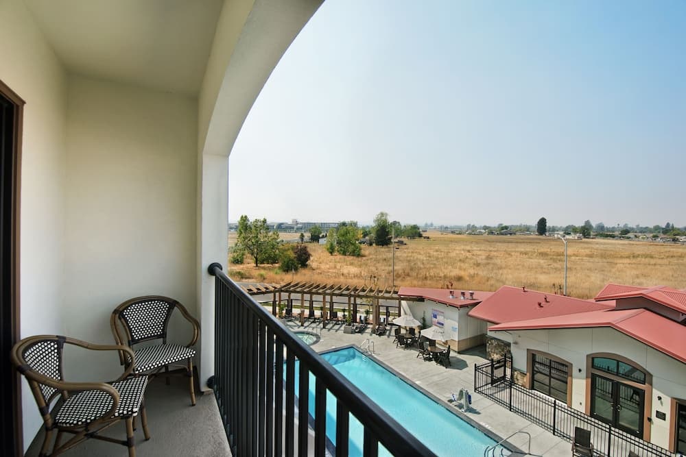 Oxford Suites Sonoma County gallery photo in Rohnert Park, CA — image 21