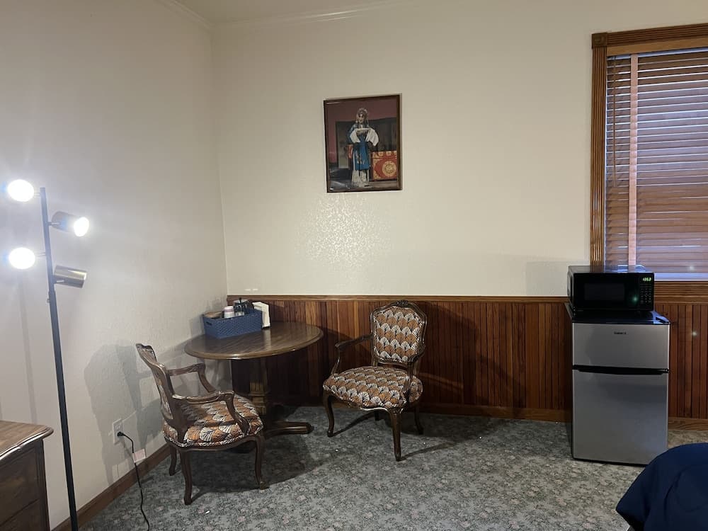 Delta Queen Lodge Bar Restaurant gallery photo in Isleton, CA — image 25
