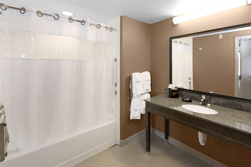 Hampton Inn Butler gallery photo in Butler, PA — image 21