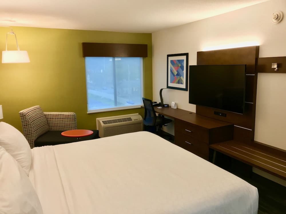 Holiday Inn Express Fishkill-Mid Hudson Valley by IHG interior in Fishkill, NY — gallery photo 2