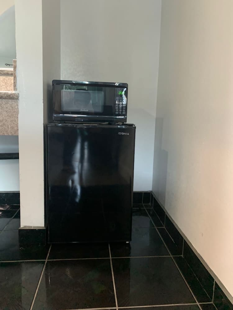 Budget Motel interior in Los Angeles, CA — gallery photo 2