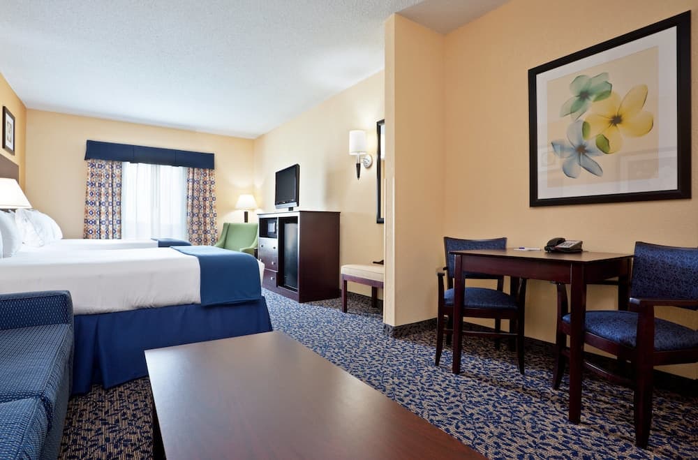 Holiday Inn Express & Suites Akron Regional Airport Area by IHG gallery photo in Akron, OH — image 8