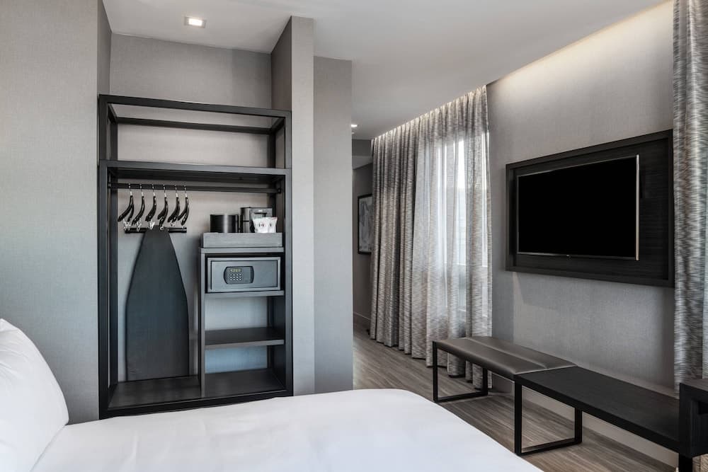 AC Hotel by Marriott Portsmouth gallery photo in Portsmouth, NH — image 20