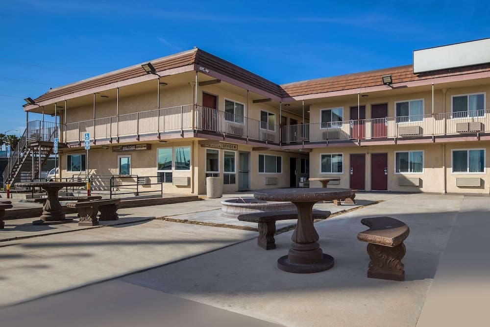 Rodeway Inn San Bernardino - Colton gallery photo in San Bernardino, CA — image 23