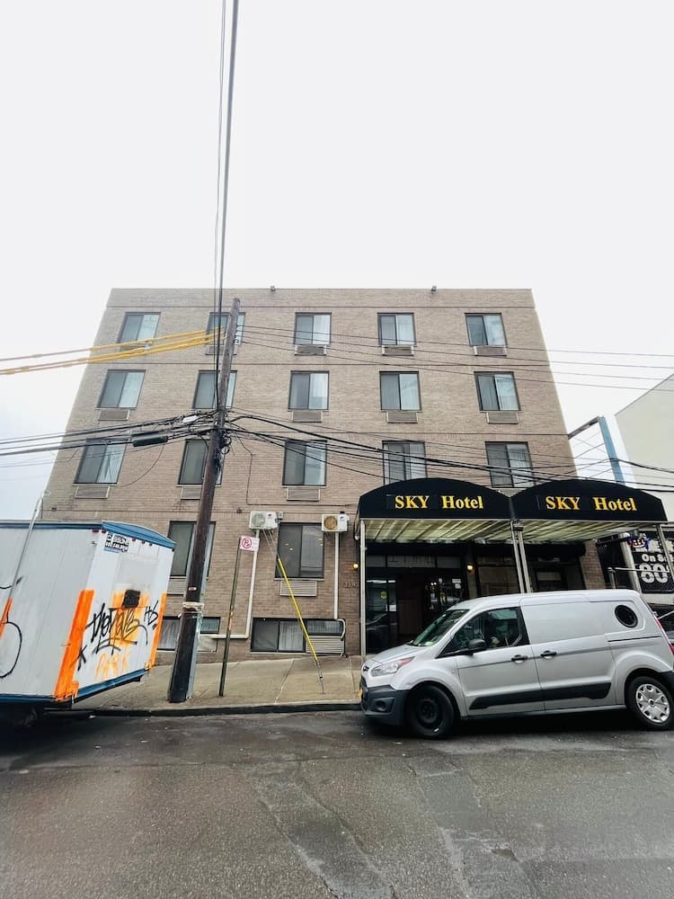 Sky Hotel Flushing/LaGuardia Airport featured exterior or lobby in Flushing, NY — similar hotel