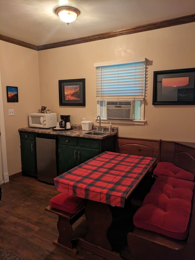 Squaw Valley Motel gallery photo in Squaw Valley, CA — image 15