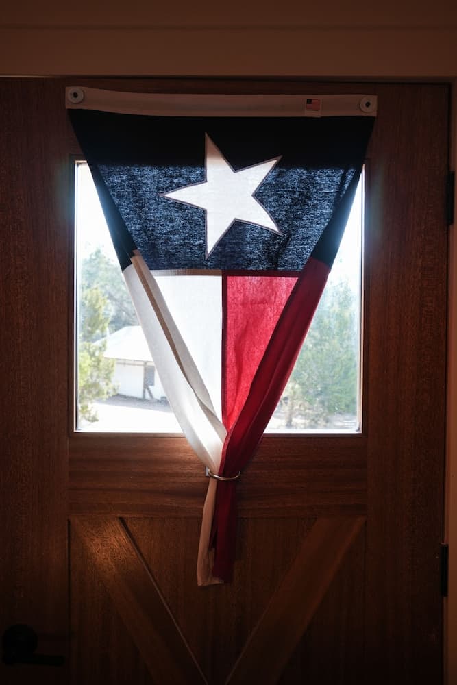 Lucky Arrow Retreat - Dripping Springs interior in Dripping Springs, TX — gallery photo 2