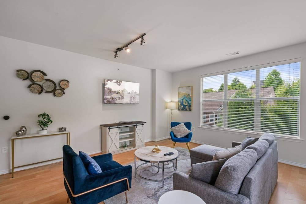 Luxury Penthouse of Lorton VA interior in Lorton, VA — gallery photo 2