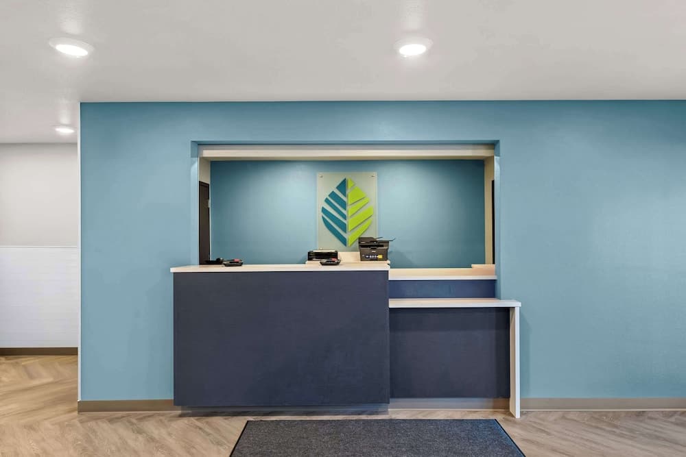 Woodspring Suites Columbia - Irmo interior in Irmo, SC — gallery photo 2