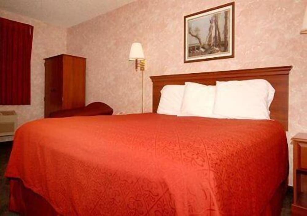 Econo Lodge Longmont East gallery photo in Longmont, CO — image 39