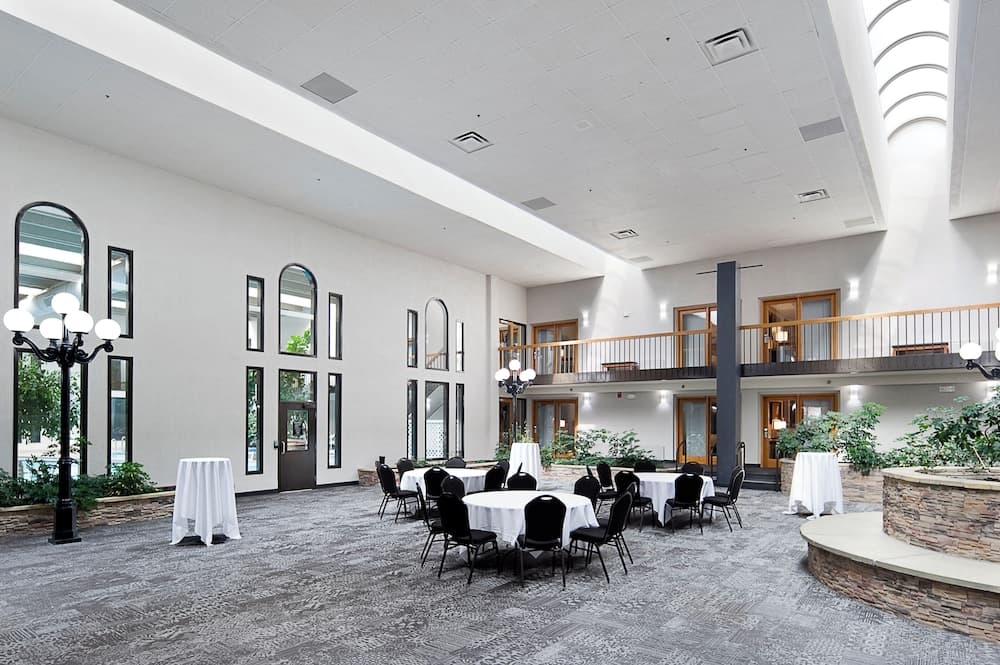 Ramkota Hotel interior in Pierre, SD — gallery photo 2