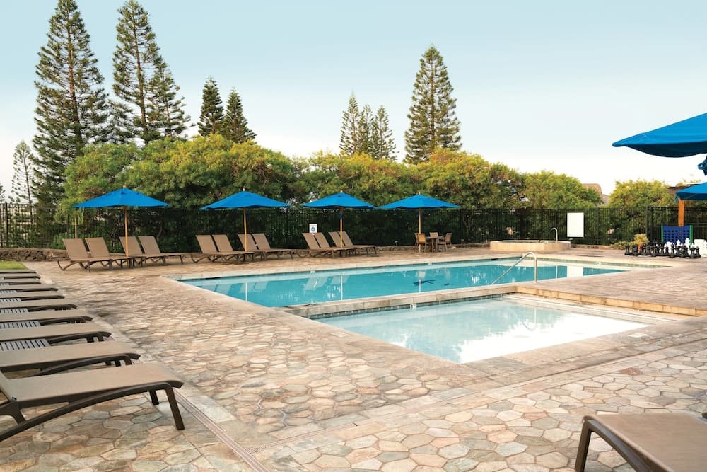 Paniolo Greens At Waikoloa interior in Waikoloa, HI — gallery photo 2