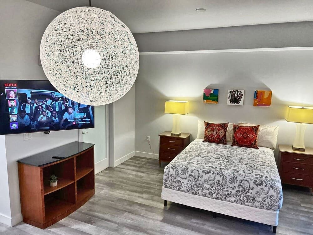 Melrose Rooftop Boutique Residences interior in Los Angeles, CA — gallery photo 2