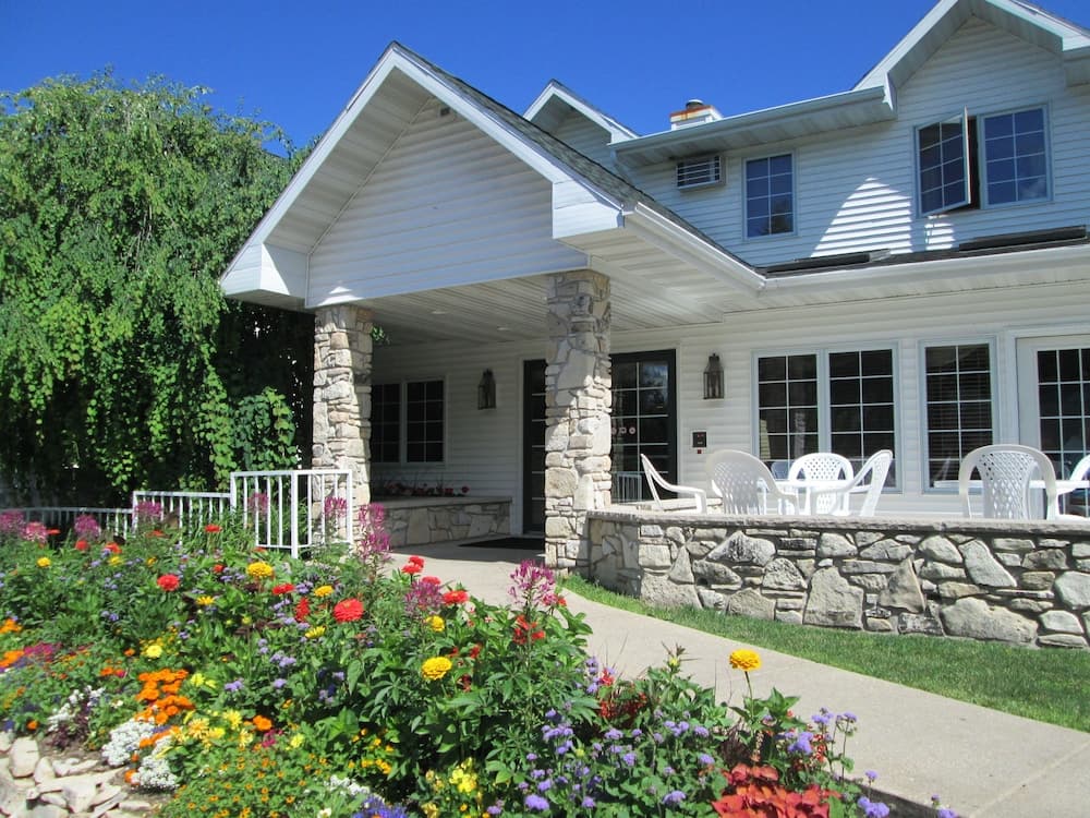 Homestead Suites featured exterior or lobby in Fish Creek — similar hotel