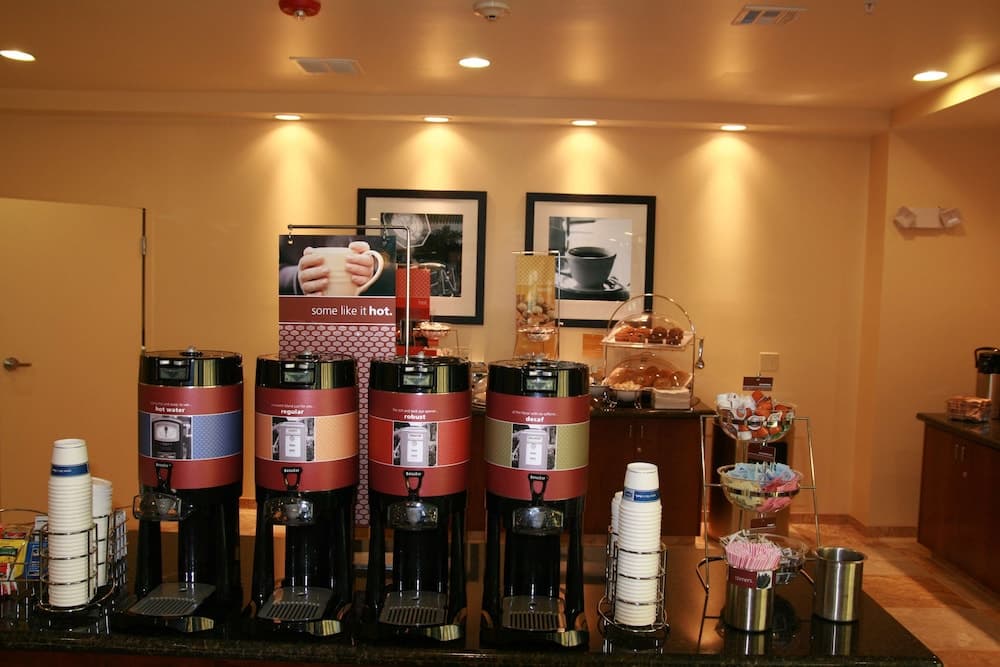 Hampton Inn Brentwood gallery photo in Brentwood, CA — image 19