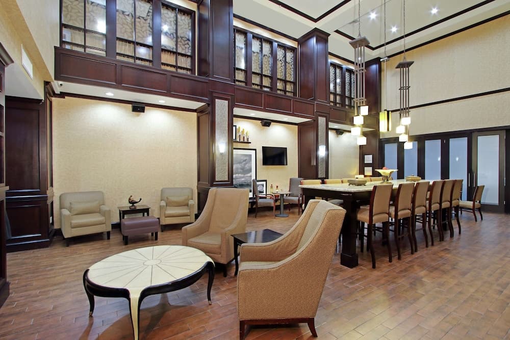 Hampton Inn & Suites Buffalo interior in Buffalo, TX — gallery photo 2