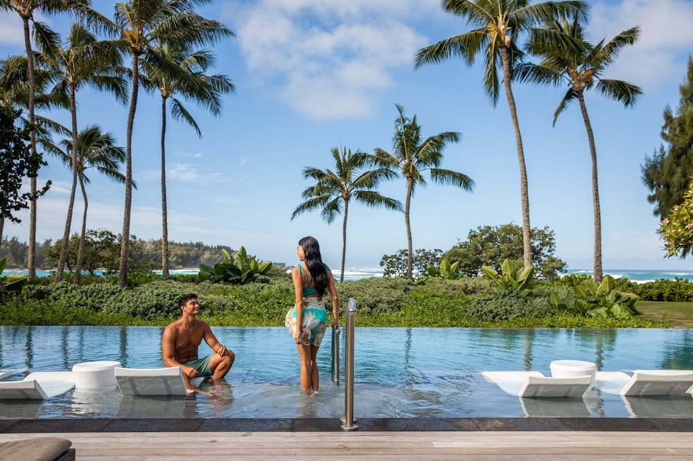Ocean Bungalows at Turtle Bay Resort interior in Kahuku, HI — gallery photo 2