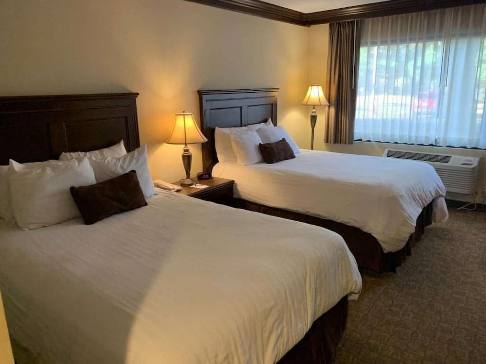 Fourwinds Lakeside Inn & Marina gallery photo in Bloomington, IN — image 22