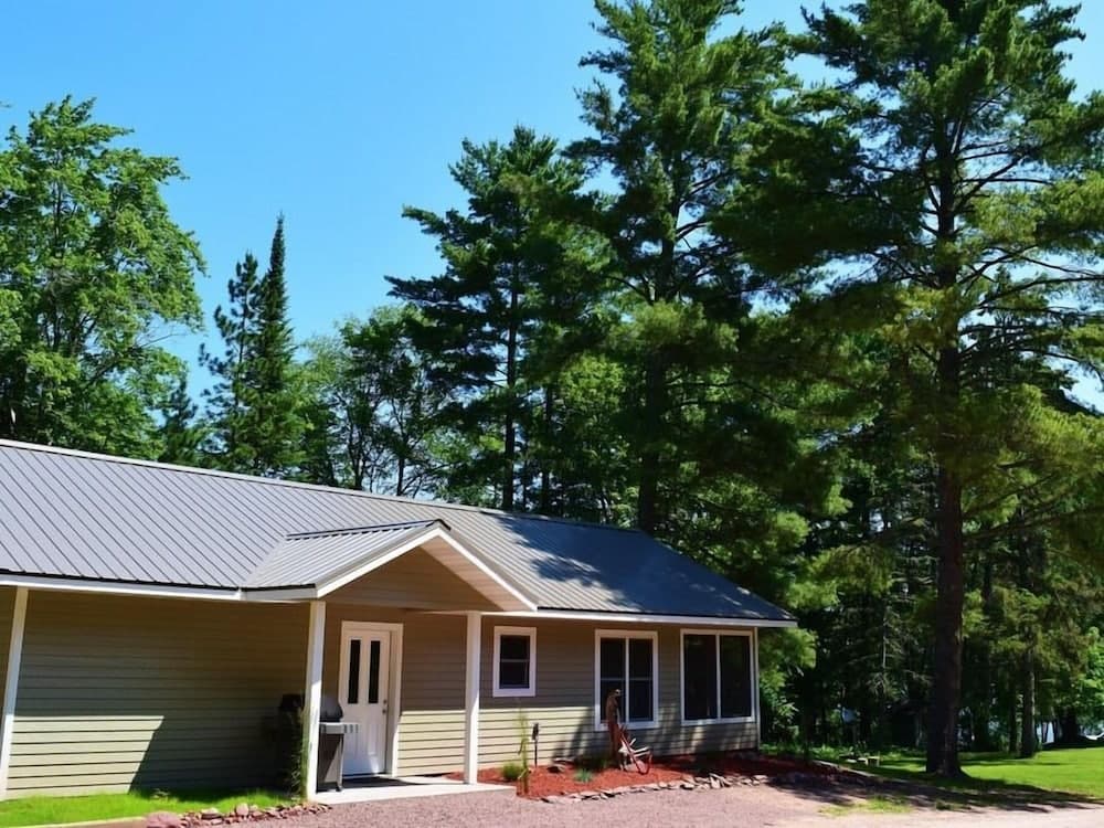 Bodin's Resort featured exterior or lobby in Ashland, WI — similar hotel