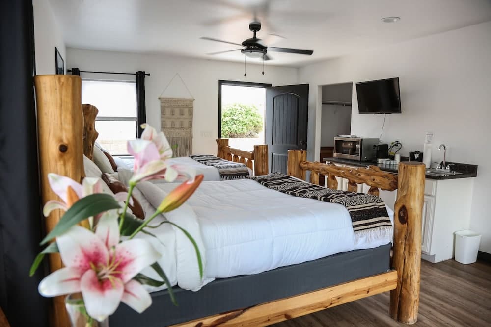 Creekside Lodge and Cabins property views in Mayer, AZ — gallery photo 3