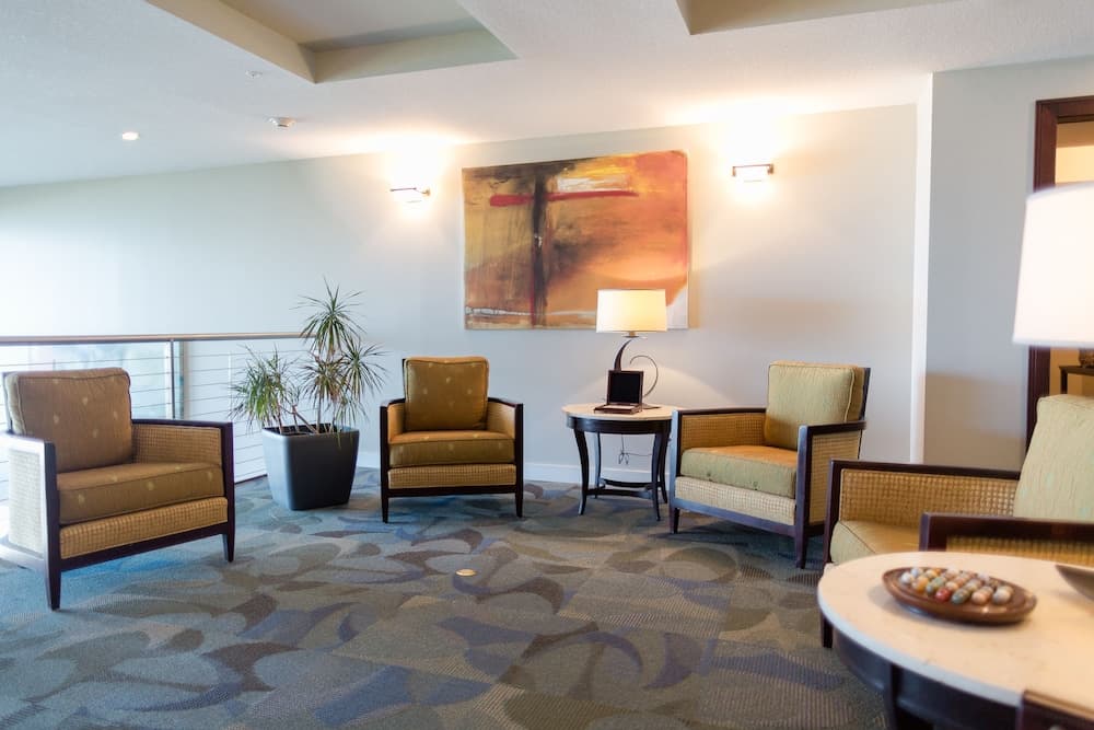 Whale Cove Inn interior in Depoe Bay, OR — gallery photo 2