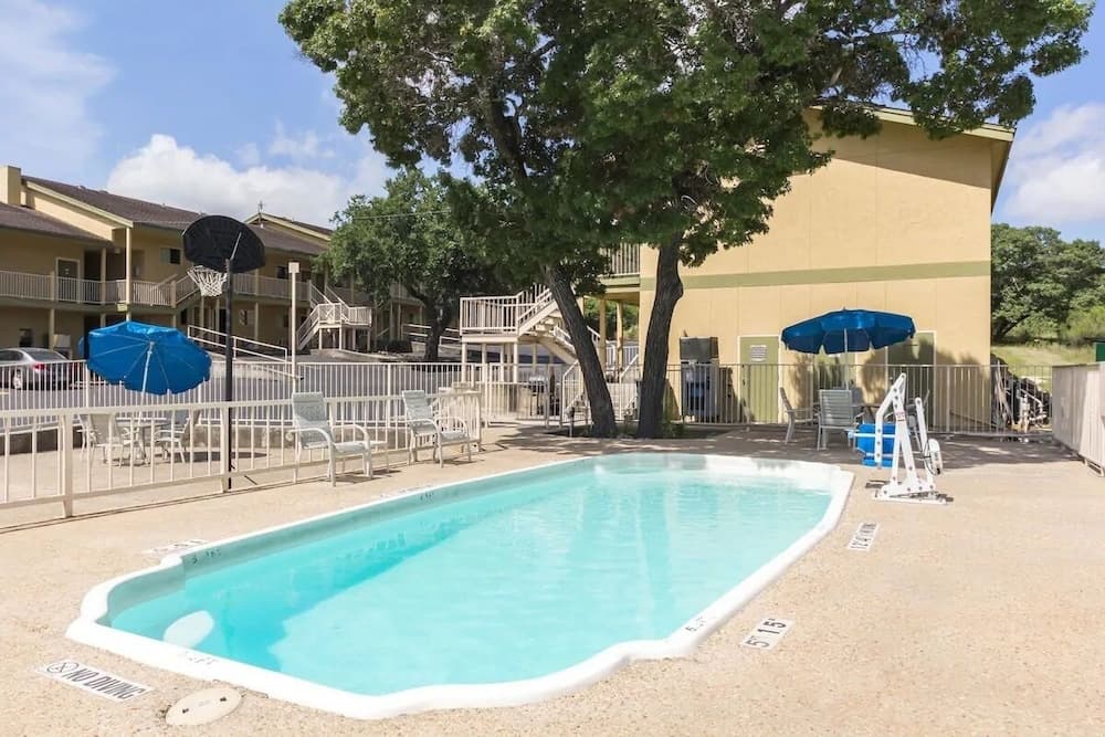 Home Suites Hill Country property views in San Antonio, TX — gallery photo 3