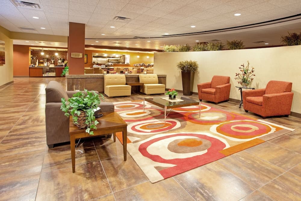 Holiday Inn Express & Suites Phoenix Midtown by IHG property views in Phoenix, AZ — gallery photo 3