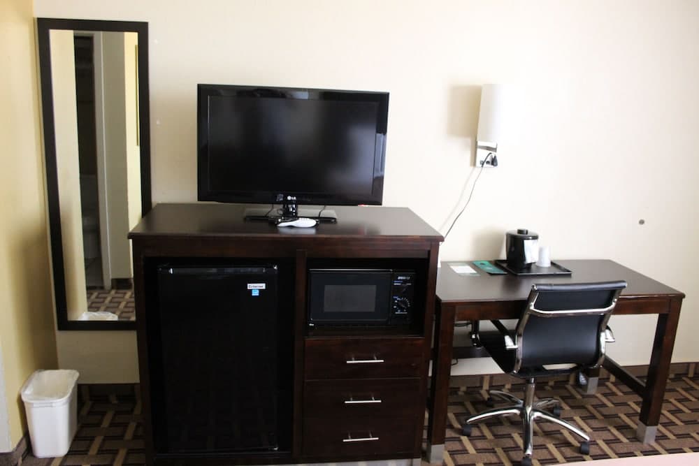 Quality Inn Conway - Greenbrier interior in Conway, AR — gallery photo 2