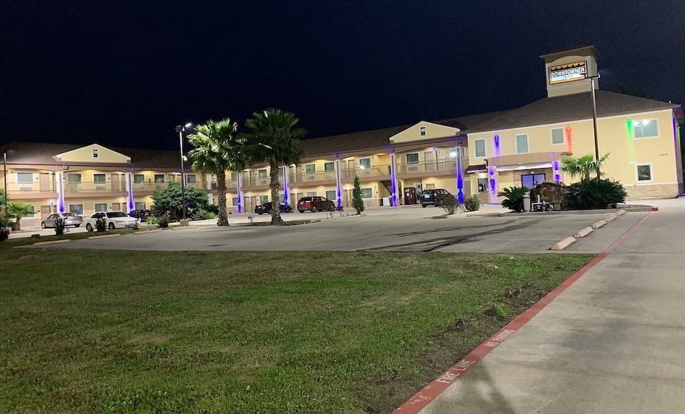Downtowner Inns featured exterior or lobby in Houston, TX — similar hotel