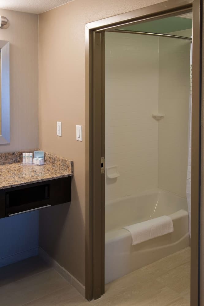Hampton Inn & Suites Gulfport I-10 gallery photo in Gulfport, MS — image 87