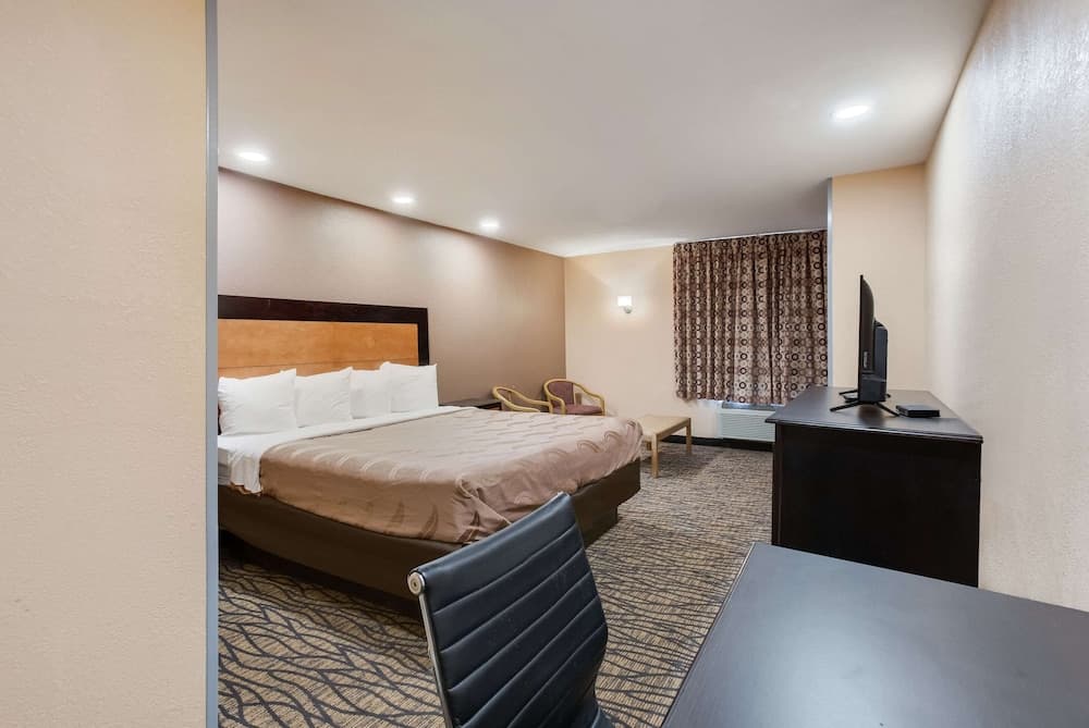 Quality Inn Lees Summit - Kansas City gallery photo in Lee's Summit, MO — image 32