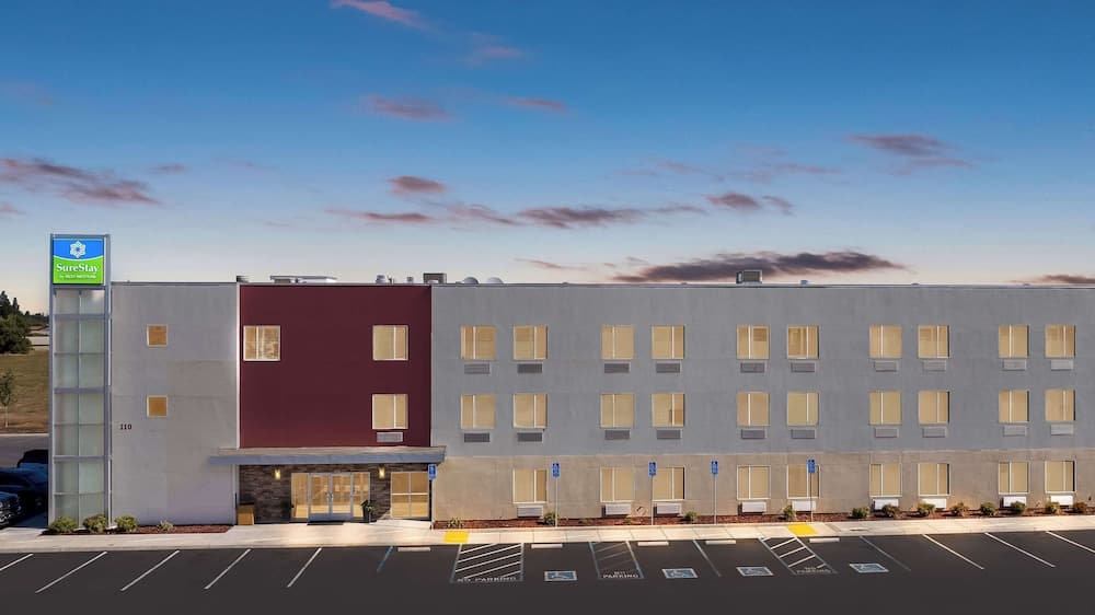 SureStay by Best Western Livingston Merced County featured exterior or lobby in Livingston, CA — similar hotel