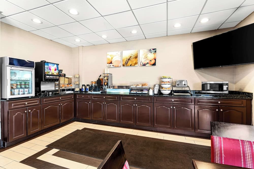 SureStay Plus by Best Western Reading North gallery photo in Reading, PA — image 30