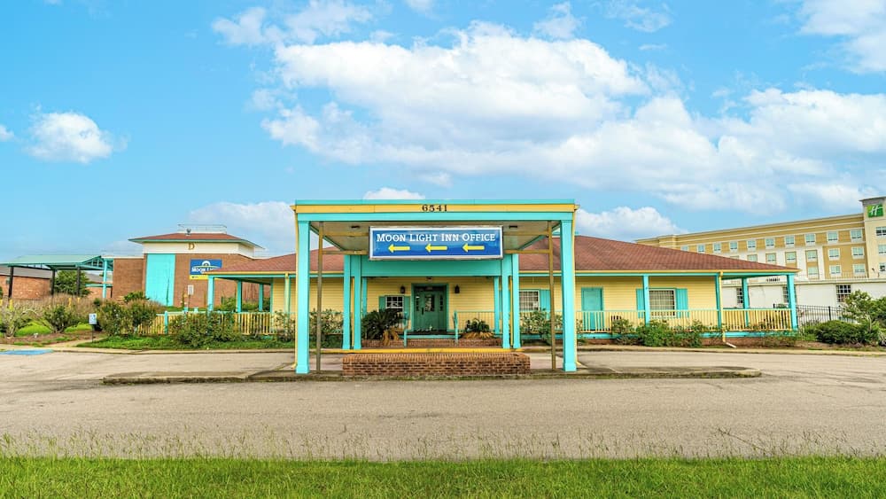 Moonlight Inn Hotel O Hattiesburg, MS — hotel in Hattiesburg, Mississippi