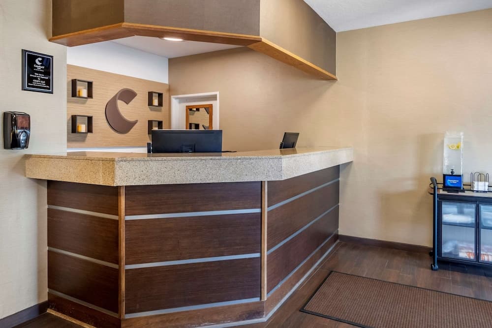 Comfort Inn Great Falls South interior in Great Falls, MT — gallery photo 2